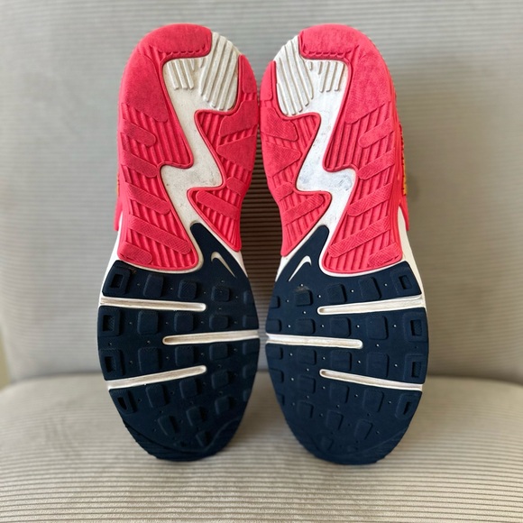 Nike Air Max Excee in the "White Dusty Cactus" (men’s 10/women’s 11.5) - Picture 9 of 10